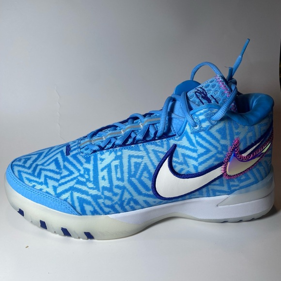 Nike Vibrant Blue and White Athletic Shoes - Picture 3 of 13